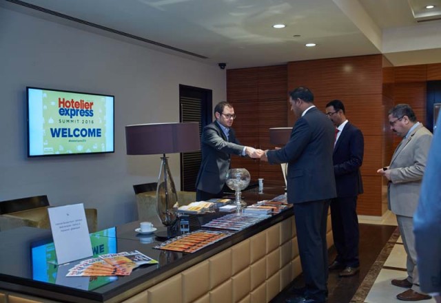 PHOTOS: Networking at the Hotelier Express Summit-0